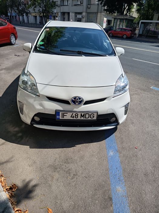 Inchiriez toyota prius 3 gpl 2014 uber bolt automata gpl hibrid