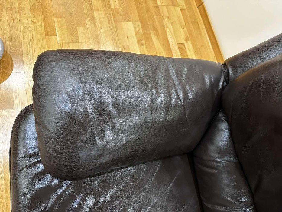 Кожени дивани - девойка и тройка естествена  кожа отлично състояние .