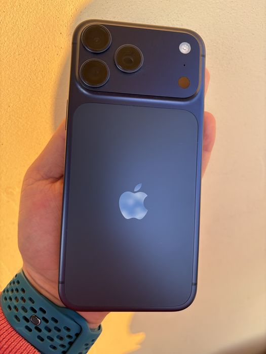 Carcasa iPhone 17 Pro Max Blue, originala