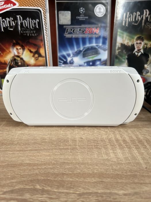 PSP Street White E1004