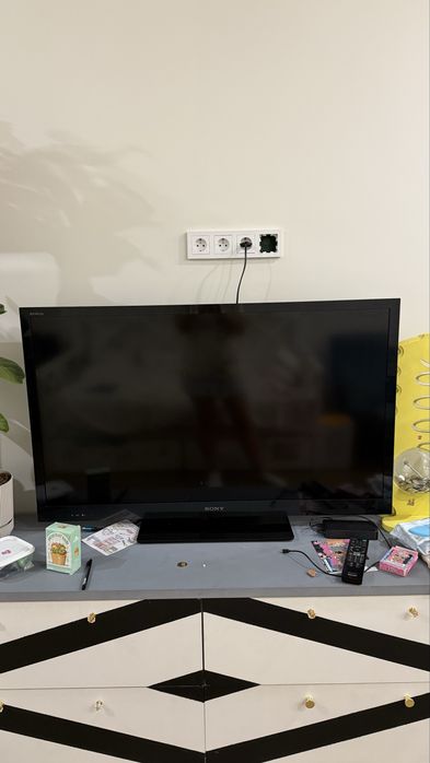 Телевизор Sony продам