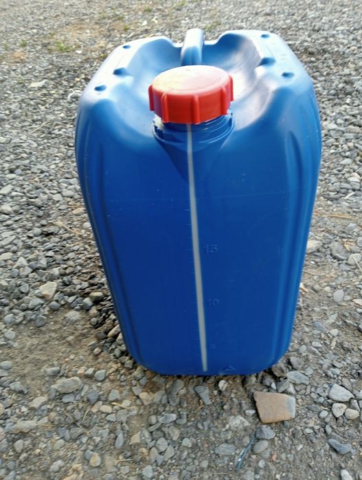 Канистры пластмассовые