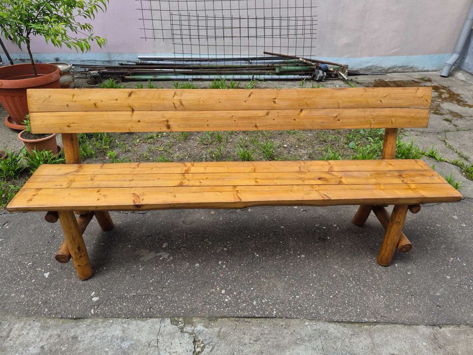 Vand masa și banci din lemn masiv