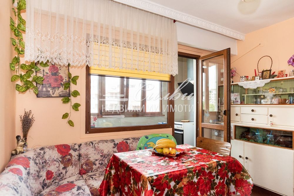 Тристаен апартамент с площ от 77 кв.м.- кв. Тракия