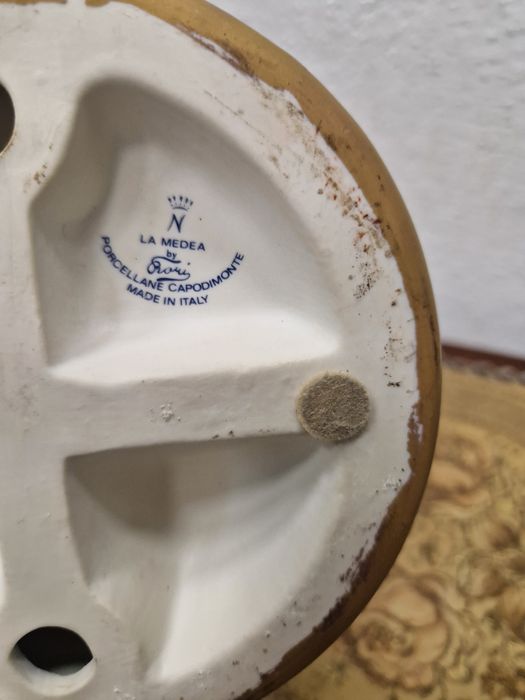 Италианска порцеланова фигура Капо ди Монде Capodimonde