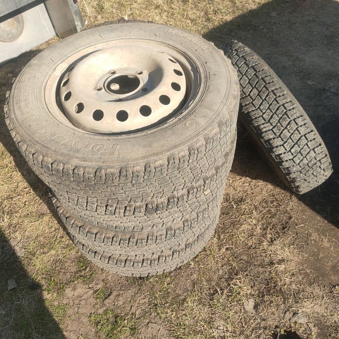 Диски с резиной на ниву