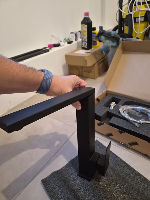 Черен Смесител за Кухня