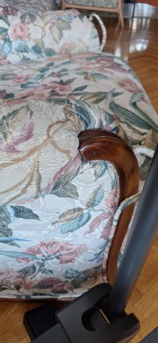 Два фотьойла и триместен диван