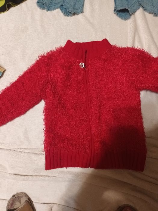 Продам кофточки на девочку