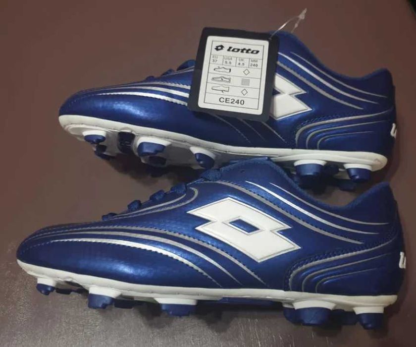 Ghete fotbal Lotto Punto Flex