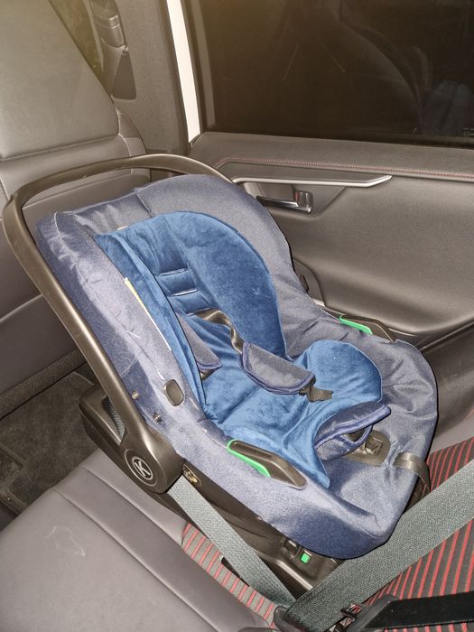 Vand Scoica auto + suport isofix Krausman