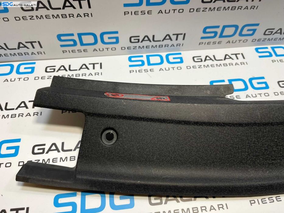 Capac Ornament Plastic Stanga Tragher Trager Bara Spoiler Fata Audi TT 8N 1998 - 2006 Cod 8N0860441E