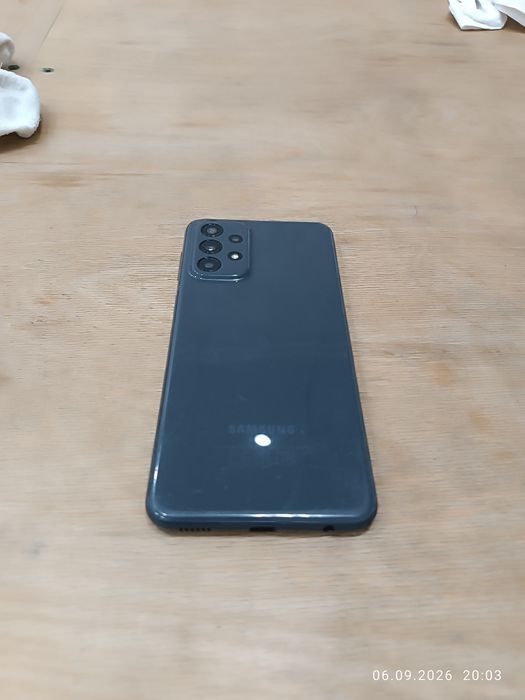 Samsung a23 в хорошем состояние