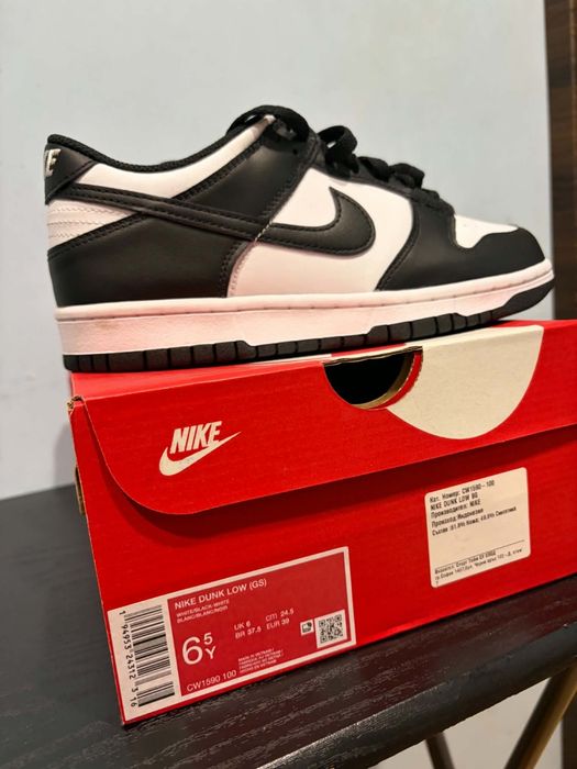 Продавам маратонки Nike Dunk Low