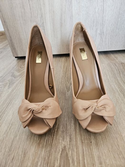 Дамски обувки на висок ток в цвят праскова 36 номер