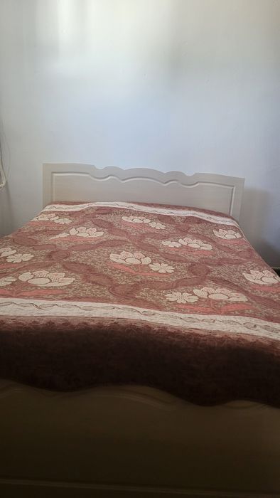 Двухспальная кровать
