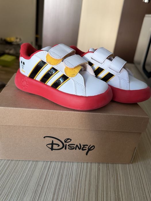 Adidas Disney 25
