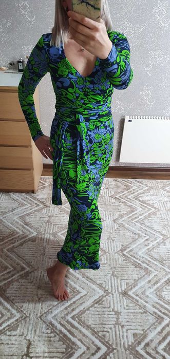 Новое  нарядное платье  бренд НМ