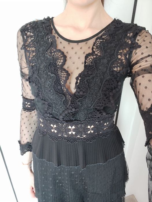 Rochie neagra model Valentino