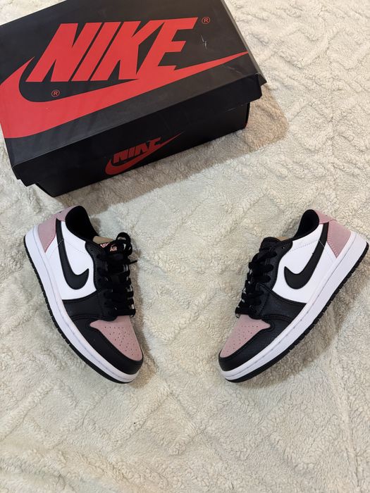 Air Jordan Low pink