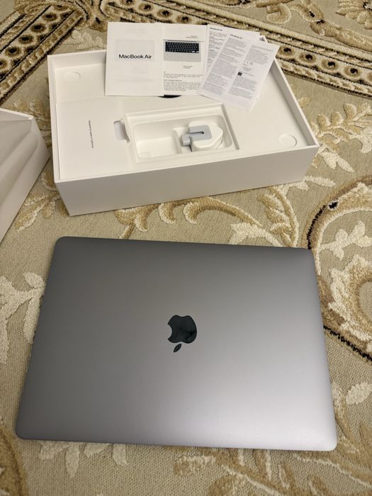 MacBook Air M1 идеальное состояние