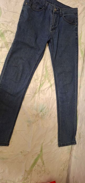 Продам джинсы мужские