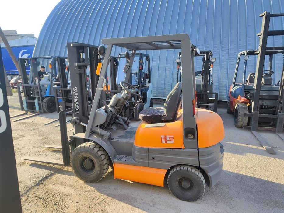 Продам вилочный погрузчик, кара