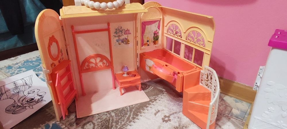 Продам дома для кукол , для Барби
