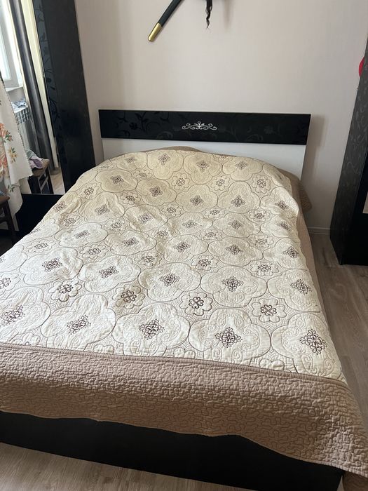 Продам двухспальную кровать