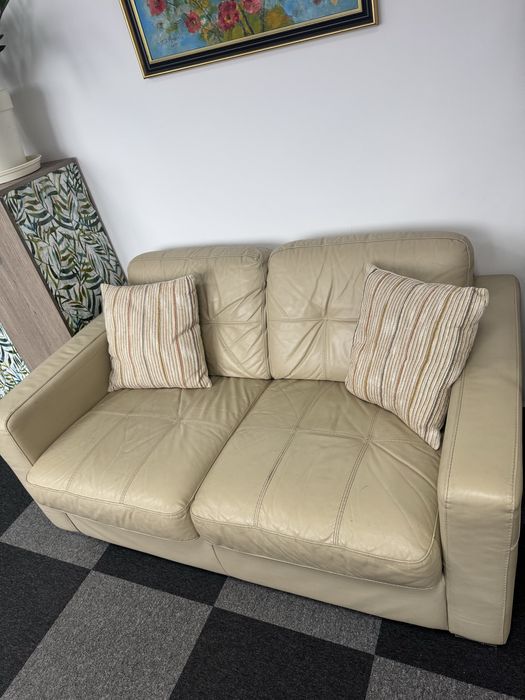 Canapea cu 2 locuri