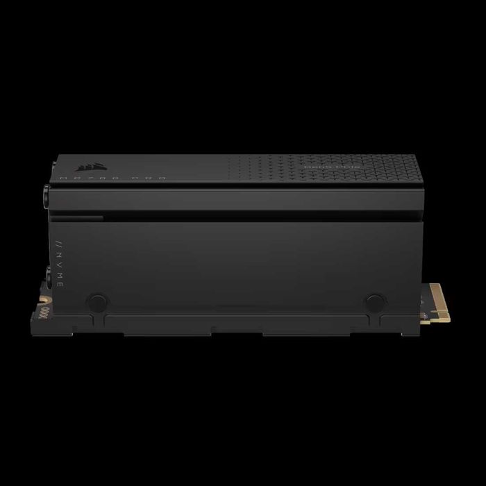 Новый накопитель M.2 SSD NVMe Corsair MP700 PRO 2TB with Air Cooler.