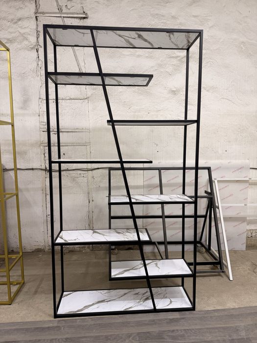 Продам стеллажи новые