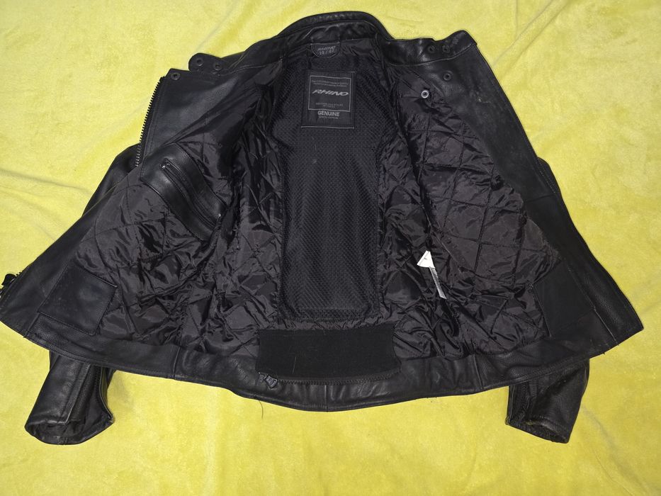 Mото яке Rhino, размер UK14, EU42, L/XL.