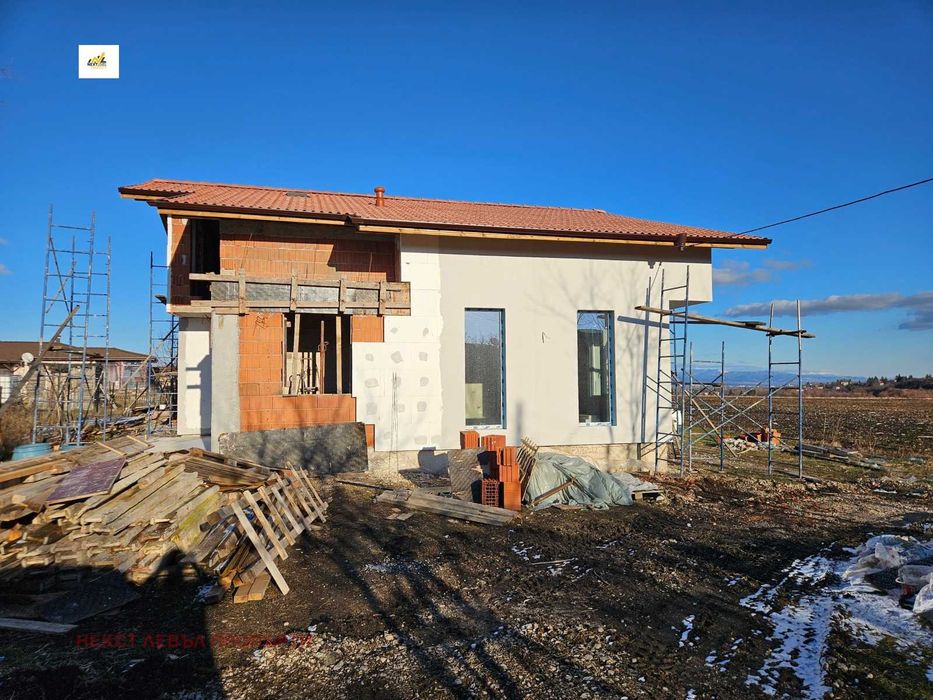 Продава се Къща в с. Хераково, Област София-област - 200 кв.м за 1000 €/кв.м - Снимка #4