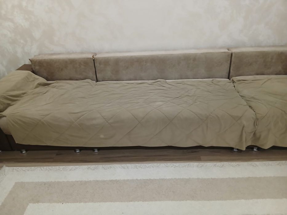 Продам диван в гостиную