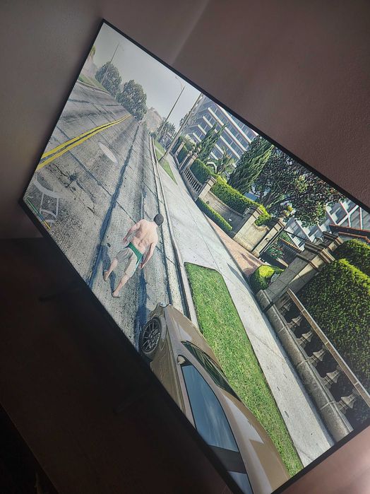 Vând play station 4