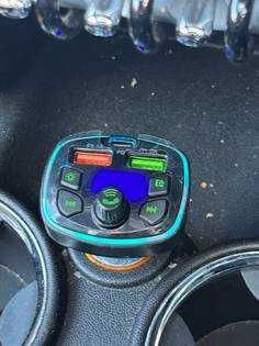 Безжичен MP3 FM TRANSMITER за автомобил