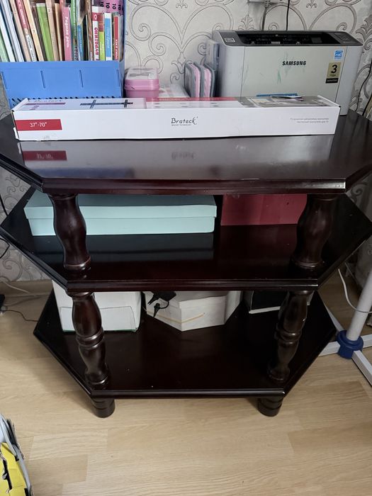 Продам стол компьютерный и комод под телевизор