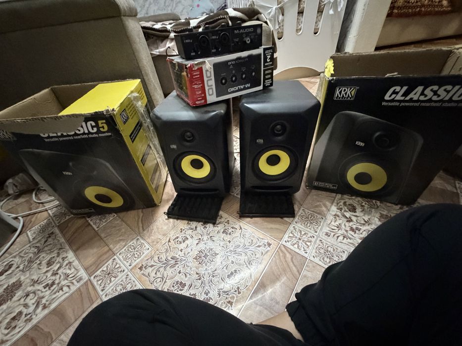 Студийные колонки