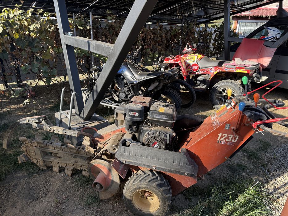Trancher Profesional Ditch Witch 1230 schimb cu Bobcat inc frontal