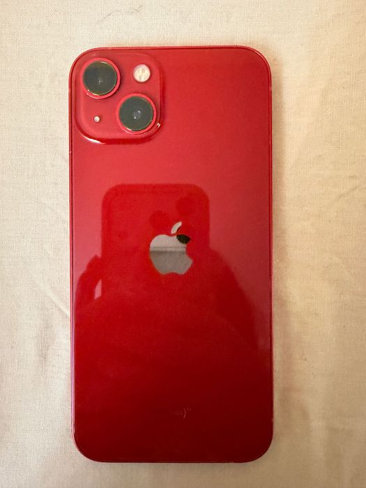 Iphone 13 червен 128 GB
