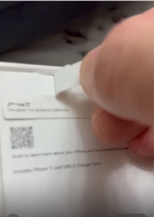 Айфон 17 черный всего 3 месяца