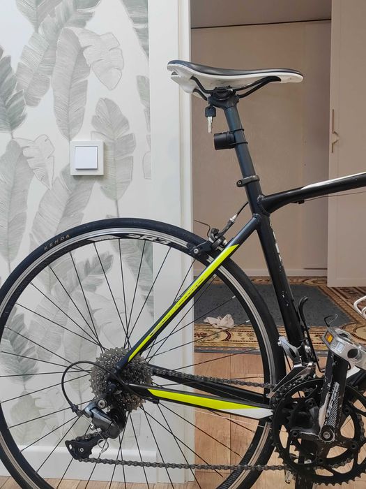 Продам велосипед Giant Contend (размер M)