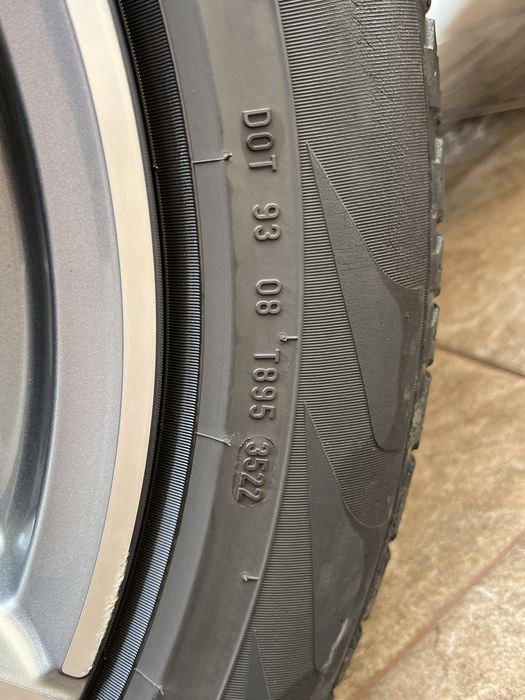Джанти с гуми 19 AMG 5х112 с гуми 235/55/19 Pirelli