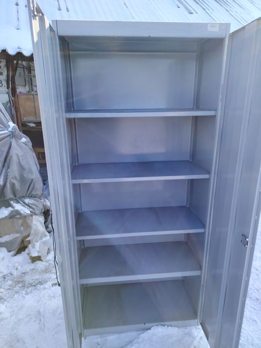 Dulap metalic -fiset