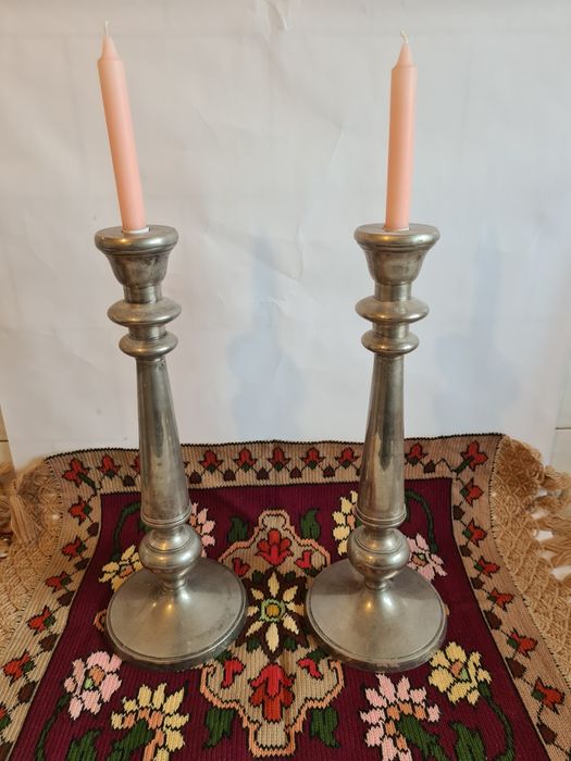 Sfesnice 2 bucati 800 lei si set linguri si cutite 1500  lei