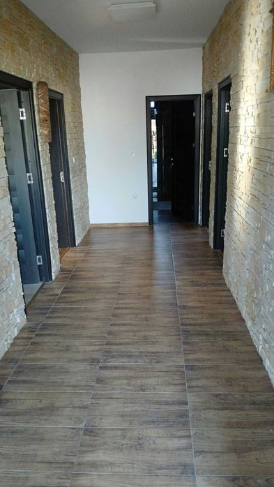 Casa noua ee de vanzare