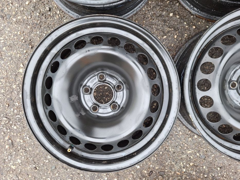 Ауди 3-15цола-5/100-оригинални с тасове