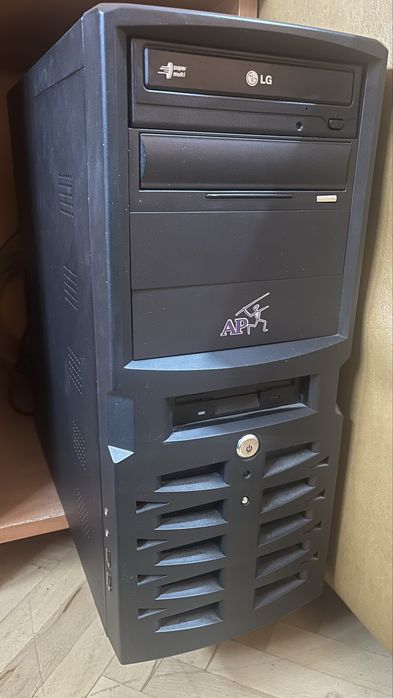 Настолен компютър+монитор