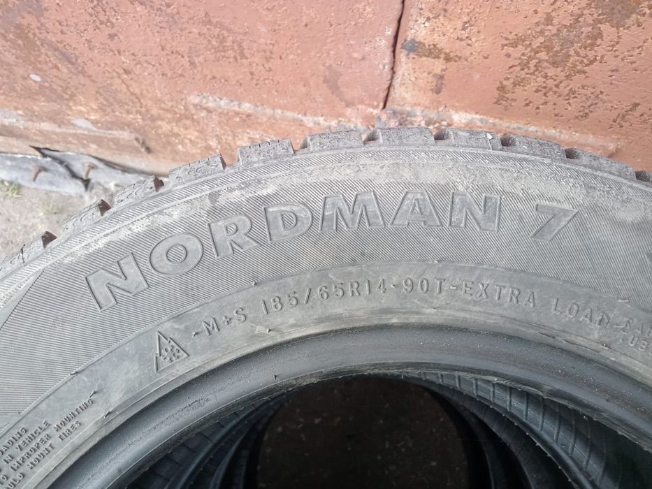 Продам шины Нокиан нордман